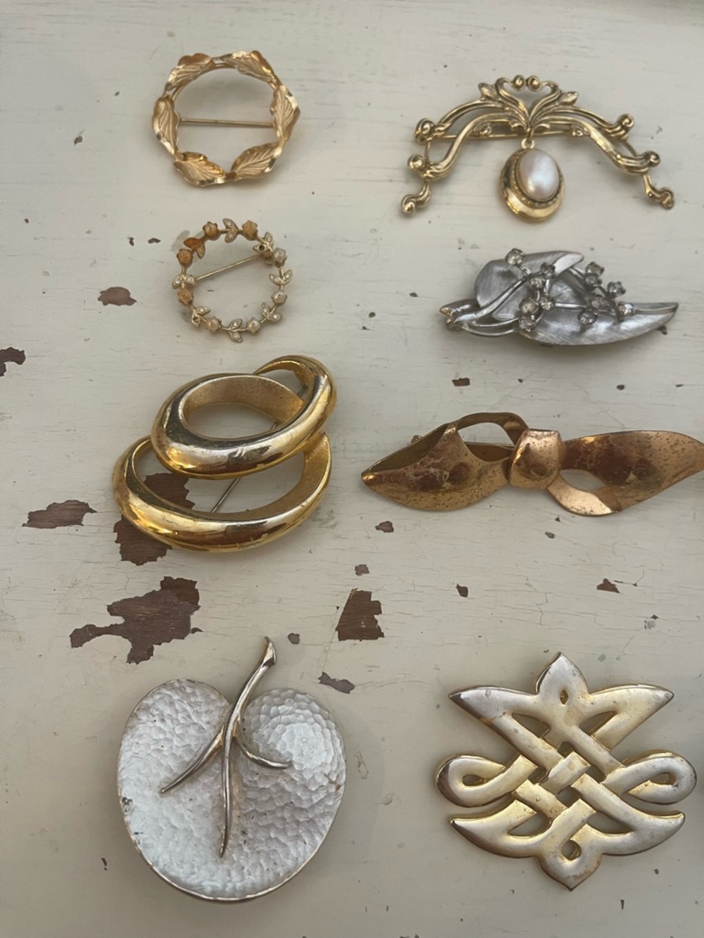 16 Vintage brooches HAVE WEAR AND TEAR (pls note overall value over 400$) - Picture 2 of 16